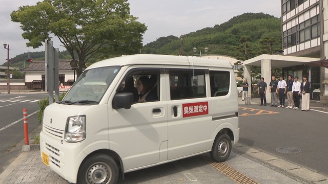 臭気の測定器を取り付けた公用車　笠岡市