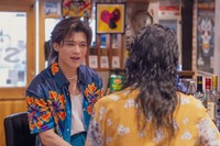 近年数々のコラボ作品を発表する新浜レオン（撮影 柴犬）