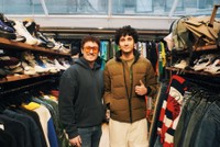 「良い商品に出会える確率が高い」と興奮気味に話してくれたニューヨーク在住の2人組