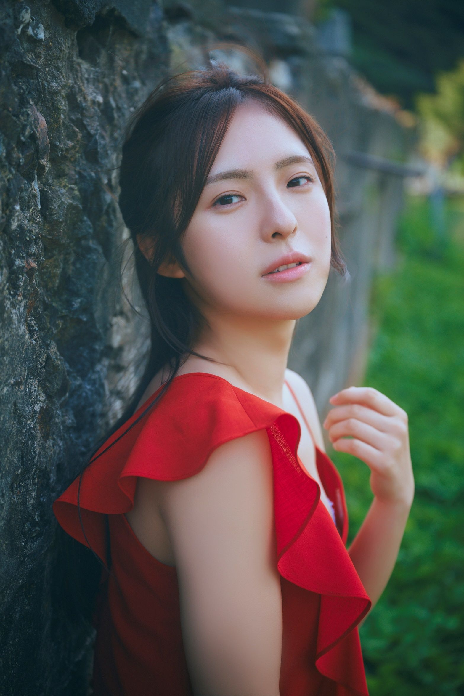 【1枚100円、200円】 NGT48 選ポス 生写真 NGT48センターが波打ち際で美尻を大胆披露 ランジェリー姿で25歳の色気