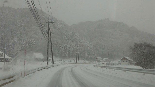 強い寒気の影響　岡山県北で積雪　高速道ではスリップ事故