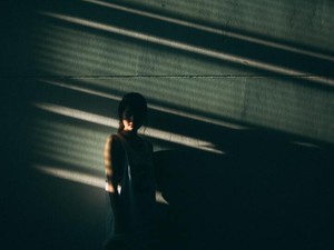 「ブス」の呪いをかけられても、鏡に映った君が好き