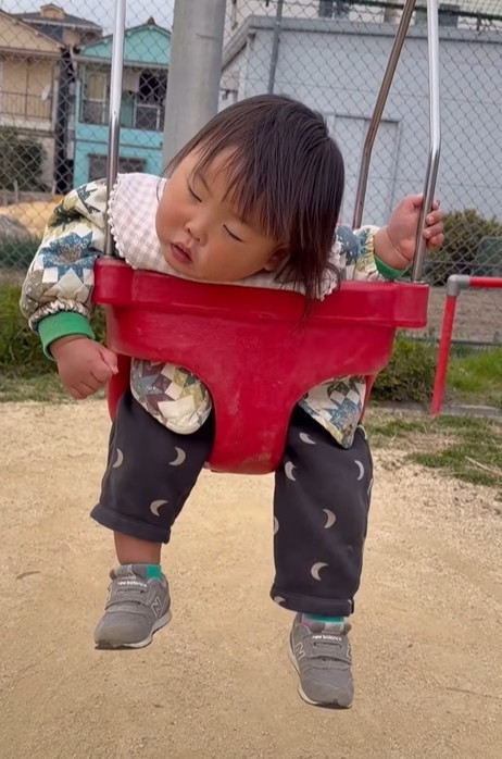 ゆらゆら気持ち良い揺れに……（提供：＠ikukyu_vlogさん）
