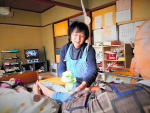 支えても支えても報われない　「黙っていてはいけない」ヘルパーの怒り、裁判へ