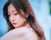 「川上千尋 ファースト写真集 永遠未遂」（徳間書店）より／撮影：岡本武志