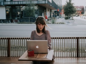 自分のことで手いっぱいで恋人なんてお荷物。私はナルシスト？