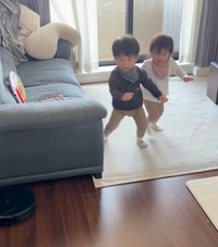 おしゃべりするロボット掃除機が怖いよ〜！（提供：@cocosena31さん）
