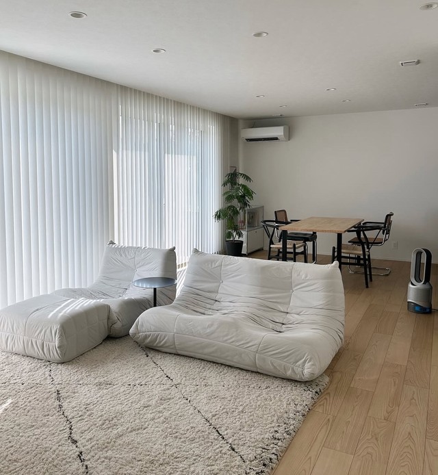 綺麗に片付けられたリビング／monさん（@ieiekamon）提供