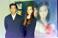 唐沢寿明（左）と遠山景織子＝1993年