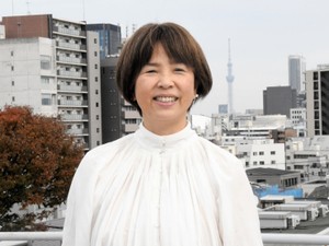 原田マハさん「晴れの日の木馬たち」 好きなことを手放さない「自分の物語として読んで」