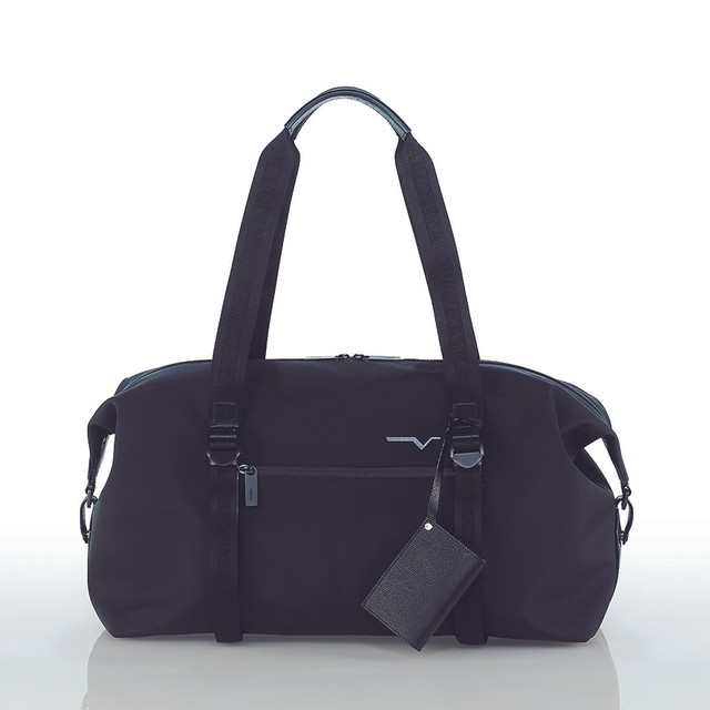 VALEXTRA（ヴァレクストラ）<br>【旅するバッグ。】<br>旅好きの大人たちを魅了する、新しい相棒