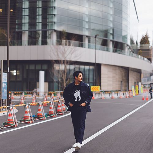 東京と腕時計。4_横顔　500_3