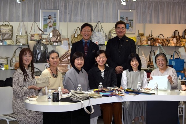 理想の旅行バッグつくろう　商品開発座談会に読者会議メンバー参加