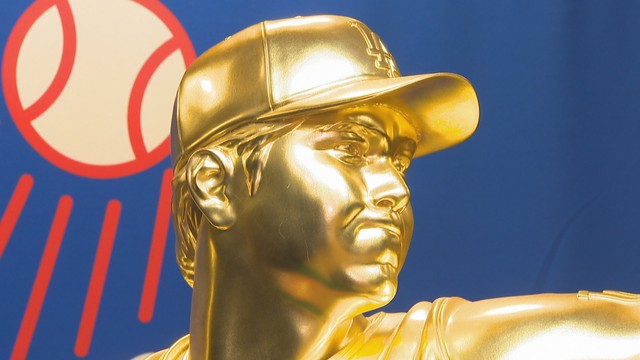 「黄金の二刀流」大谷翔平選手の等身大黄金像2体(参考1億円)も展示！高松三越で3年ぶり大黄金展