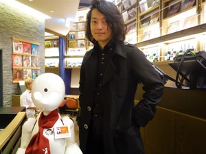 吉藤オリィが目指す「孤独の解消」、答えの一つを「分身ロボットカフェ」に見た