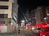 岡山市中心部でマンション火災　7日午後8時ごろ