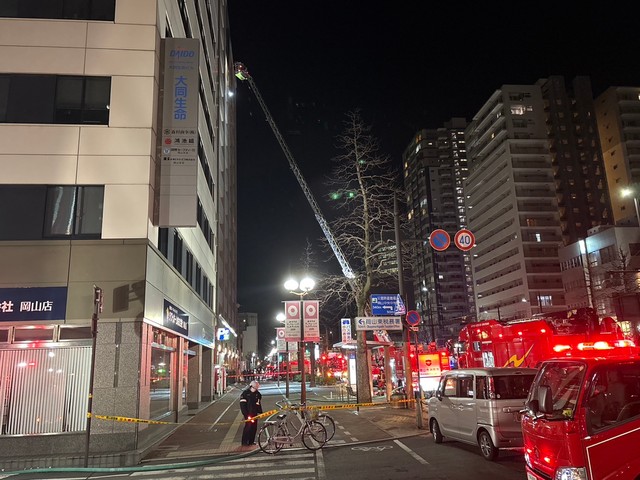 岡山市中心部でマンション火災　7日午後8時ごろ