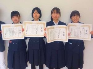 高校1年の文系女子チームがエネルギー政策ディベート大会で全国優勝　快挙の理由は？