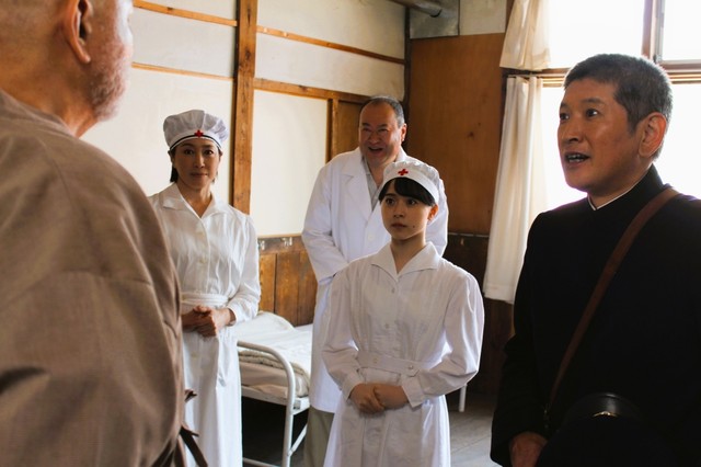 高島礼子と共演する倉野尾成美