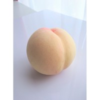 チャコたんのお尻のようなモフモフな桃（提供：忍者猫チャコたん&すず香さん）