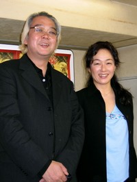 マキノノゾミ氏（左）とキムラ緑子=2005年