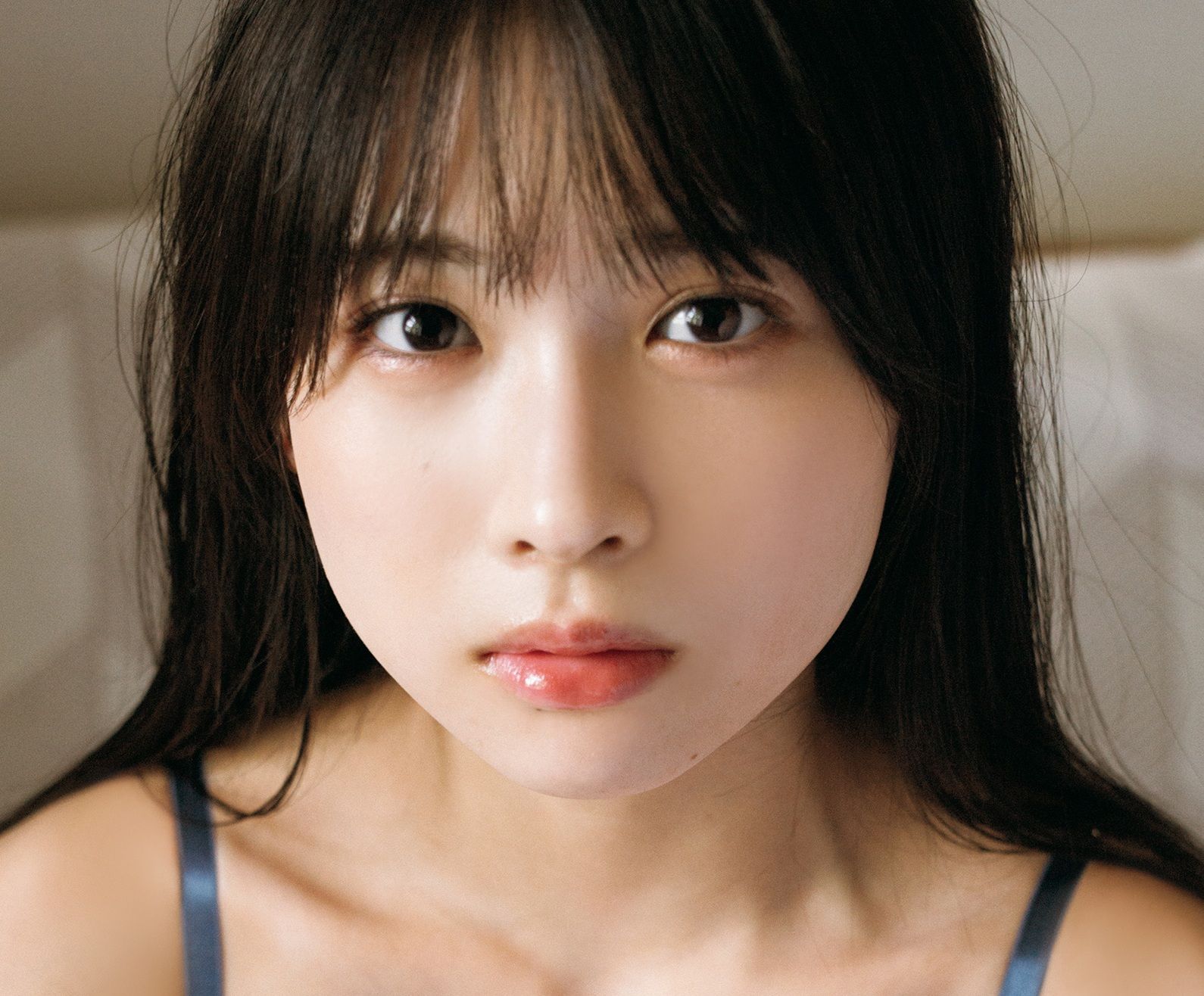 NMB48 芳賀礼 直筆サイン入り生写真 NMB48芳賀礼、最大限に“あざとさ”を詰め込んだ1st写真集発売 抜群の
