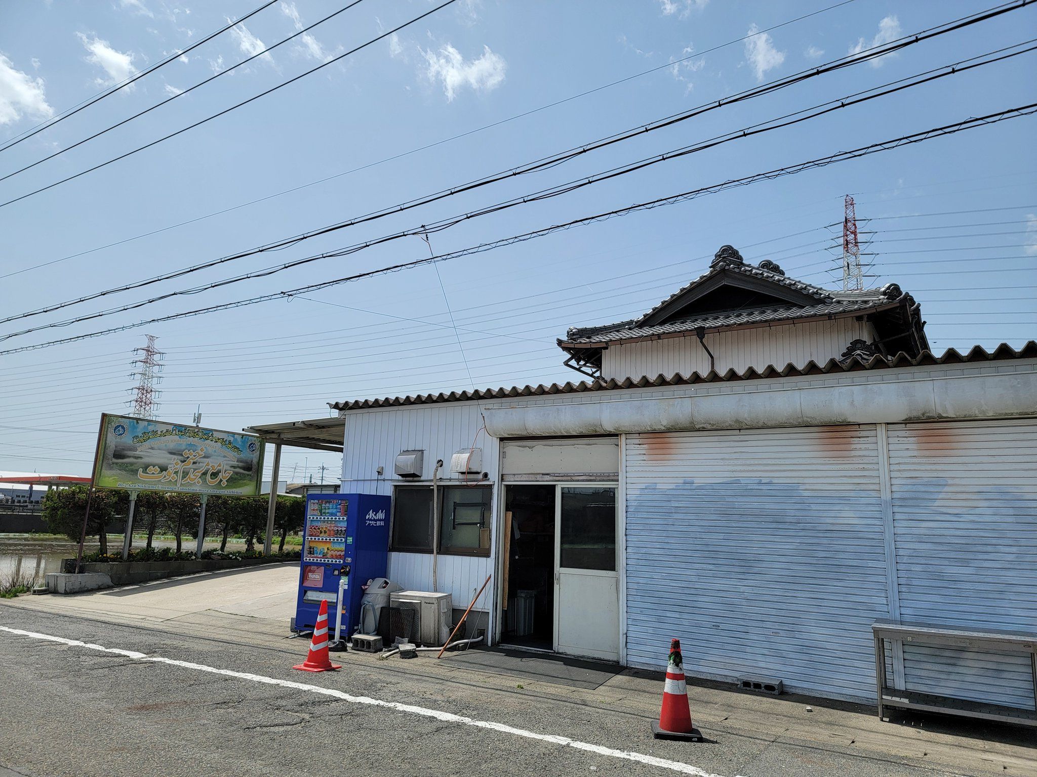 え、モスク？」「寺じゃなくて？」田舎の風景に溶け込んだモスク「併設