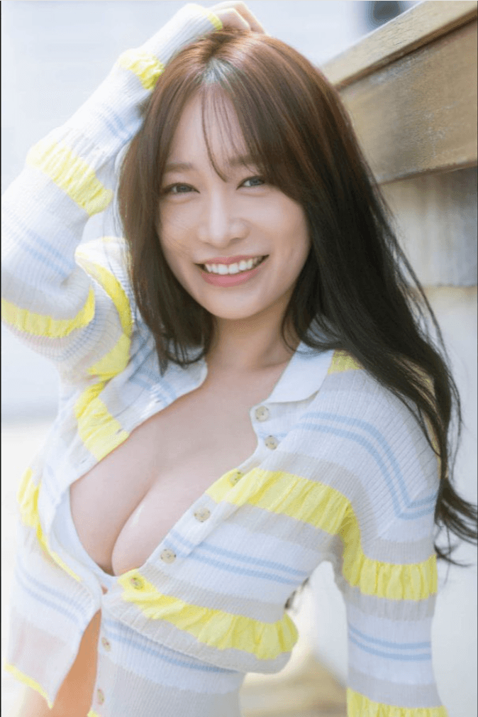 「FLASH」（26年8月18日発売号）に登場した青井春のオフショット　本人のX（@harujjang26）より