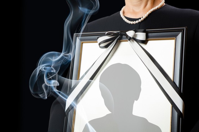 「AI故人」は賛成？反対？　※画像はイメージです（Paylessimages/stock.adobe.com）