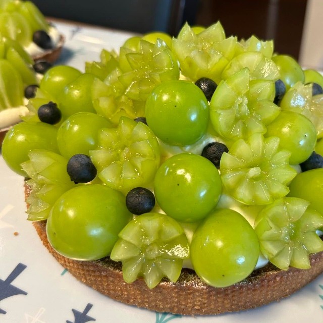 見た目も美しいフルーツタルト（提供：@sweets_or_tenyaさん）
