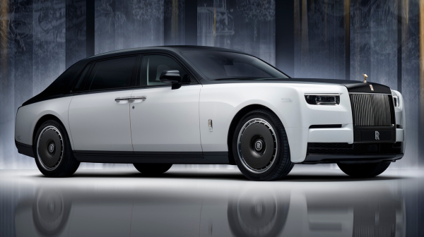 ロールス・ロイス 芸術作品のようなリムジン