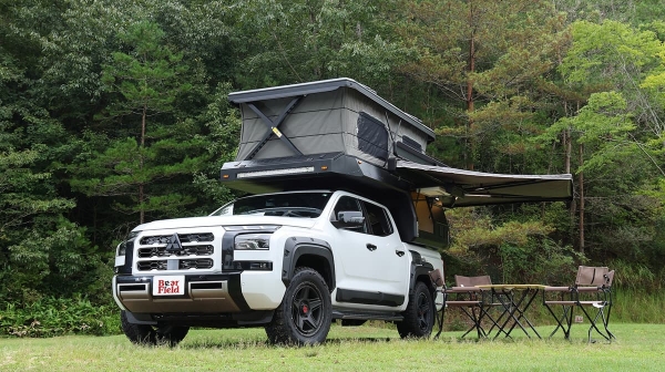 ルーフ全面ポップアップで広々! 新型トラキャン