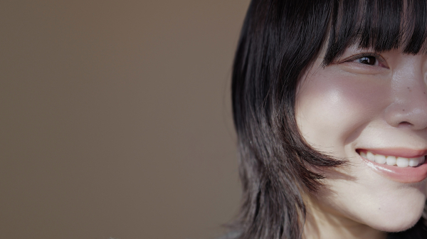 40代は隠さず「ぼかす」“薄膜”ツヤ肌の作り方