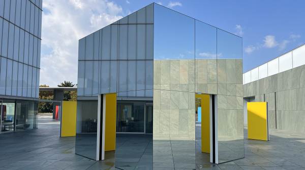 クリムトの名品も現代アートも楽しむ　豊田市美術館