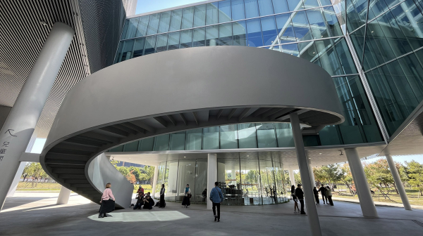 体感する最新建築とアート　台湾・台中市立美術館