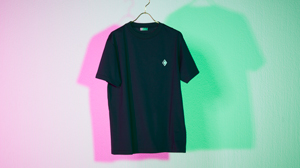 70年代の名作ロゴが蘇るディオールのTシャツ