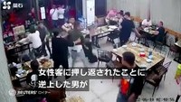 中国北東部唐山市の飲食店で女性客らが男から集団暴行を受ける事件が起きた（ロイター）