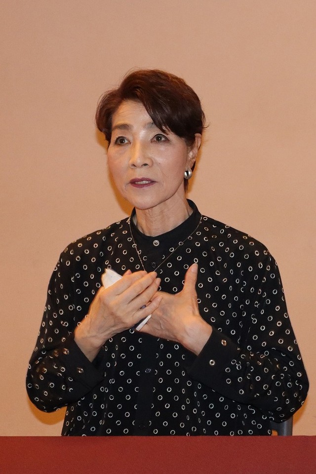真摯に丁寧にインタビューに答える