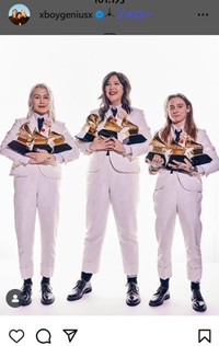 ボーイジーニアスの（左から）フィービー・ブリッジャーズ、ルーシー・ダッカス、ジュリアン・ベイカー＝ボーイジーニアスのインスタグラム＠xboygeniusxより