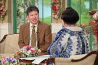 「徹子の部屋」  (右から） 黒柳徹子、佐藤二朗＝テレビ朝日提供