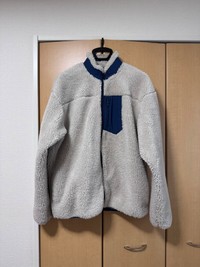 捨てるか迷っていたという、亡き彼のボアのアウター／投稿主さん提供