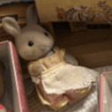 洋服を着たシルバニアのうさぎ／画像提供：kkkkk