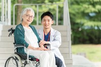 介護者の休息も介護　※イメージ画像（buritora/stock.adobe.com）