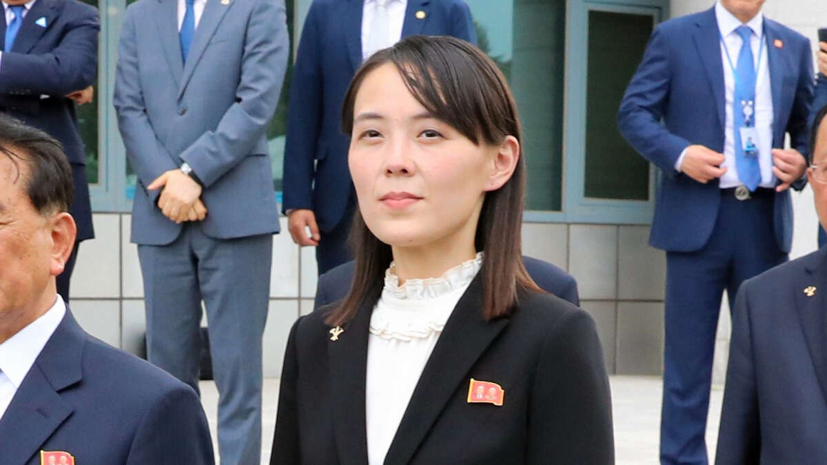 金与正 