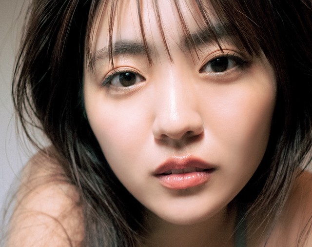 豊田ルナ（撮影：細居幸次郎　ヘアメイク：田村直子　スタイリング：MELON）