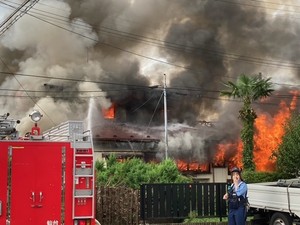 住宅１棟が全焼　６０代女性を病院に搬送　命に別状無し　仙台・太白区
