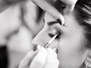 舞台メイクは５ミリのアイライン。普通のメイクにはときめかない