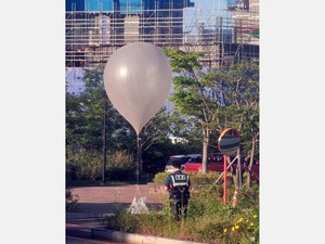 始末が悪い北朝鮮の汚物風船　宣伝ビラから汚物へ　恥も外聞も捨て進む「無敵の人」化