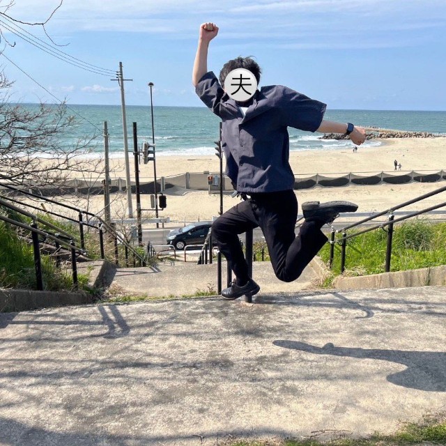 感情表現が豊かで賑やかだという夫／ハルさん（@nameko__Q）提供