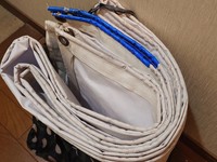 テントのようなものを広げてみると…（hisatawaさん提供）
